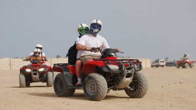 Excursión de Safari al atardecer por el desierto de Hurghada en quad