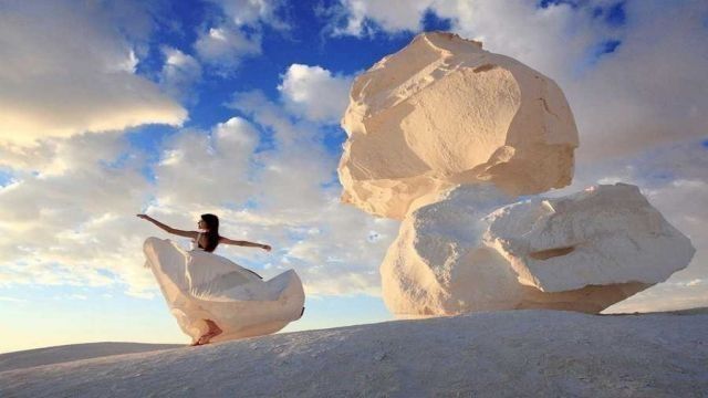 2 Day tour to the White Desert and Bahariya Oasis from El Gouna by flight