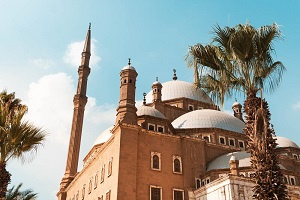 2 Days trip to the white desert and Giza Pyramids from Alexanderia Port