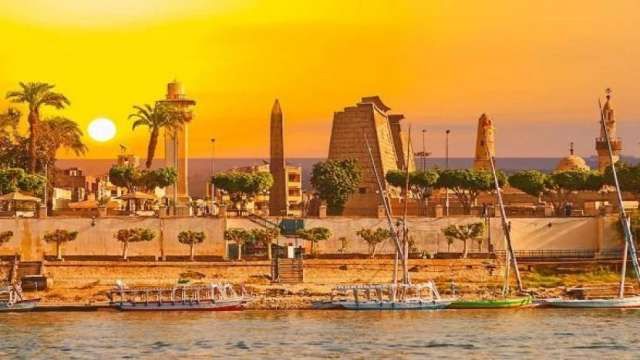 4 Days Nile Cruise From Aswan on blue shadow Nile cruise