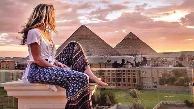 Day Trip to Giza Pyramids Sakkara from Cairo