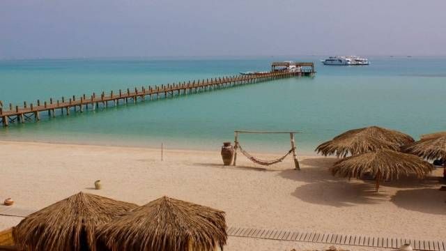 Private snorkeling boat trip to Orange from el Gouna