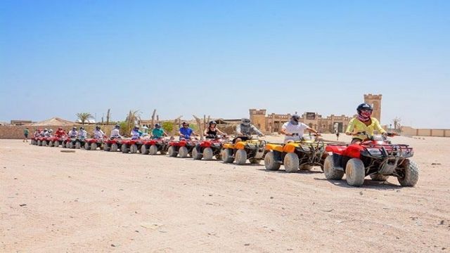 Hurghada Desert Sunset Safari Reise mit dem Quad Bike