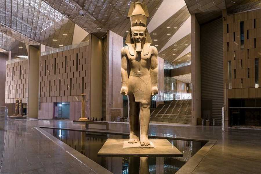 Tour zu den Pyramiden von Gizeh und dem Großen Ägyptischen Museum ab Port Said