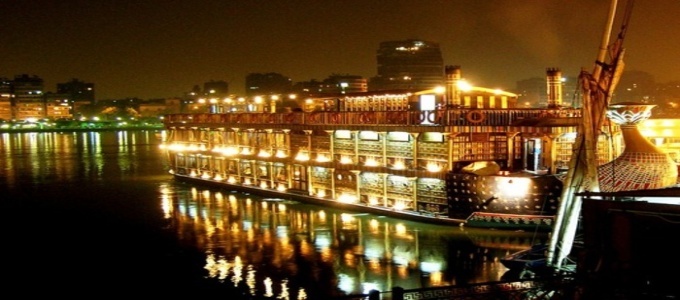Cruceros nocturnos con cena en El Cairo