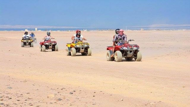 Excursion de Safari al atardecer por el desierto de El Gouna en Quad