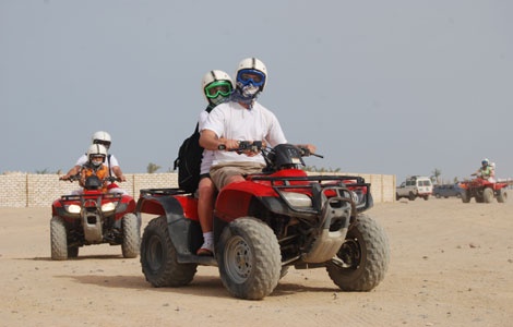 Excursion matutina de safari por el desierto en quad desde Sahel Hashesh