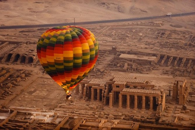 Itinerario de 10 días en Egipto El Cairo con Crucero por el Nilo y el desierto blanco