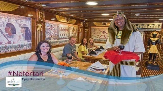 Paseo en barco Nefertari Seascope desde El Quseir con cena