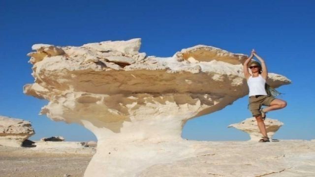 Tour de 2 días al Desierto Blanco y al Oasis de Bahariya desde Hurghada en vuelo