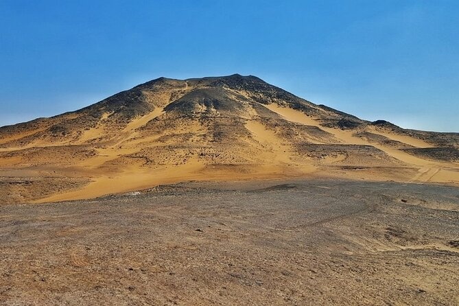 Tour de 4 días al Desierto Blanco con la cueva de Djara y el Oasis de Bahariya desde El Cairo