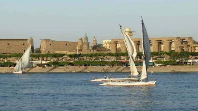 Tour en velero al atardecer con faluca en Luxor