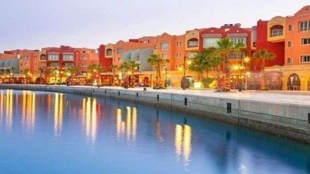 Visita a la ciudad de Hurghada con cena romántica libanesa.