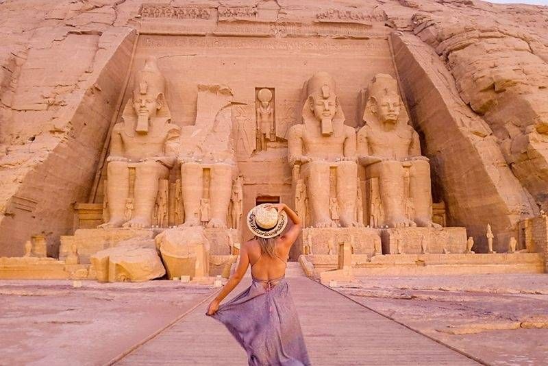 Tour nocturno a Abu Simbel y Asuan desde Luxor