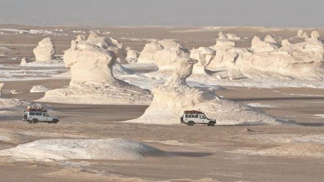 Excursion de deux jours a loasis de Bahariya et au desert blanc au depart du Caire