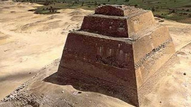 Excursion dune journée aux pyramides de Dahchour et de Meidoum au départ du Caire