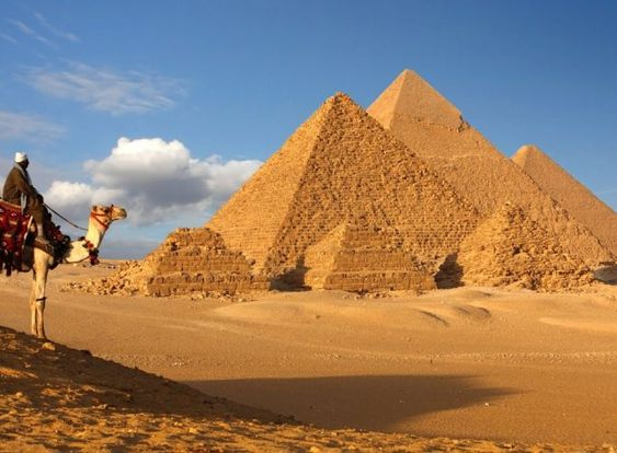 Layover tour to Giza Pyramids from Cairo Airport