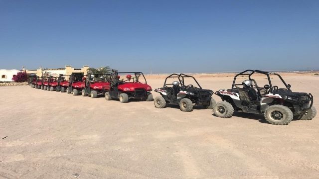 Tour Hurghada al tramonto con auto buggy