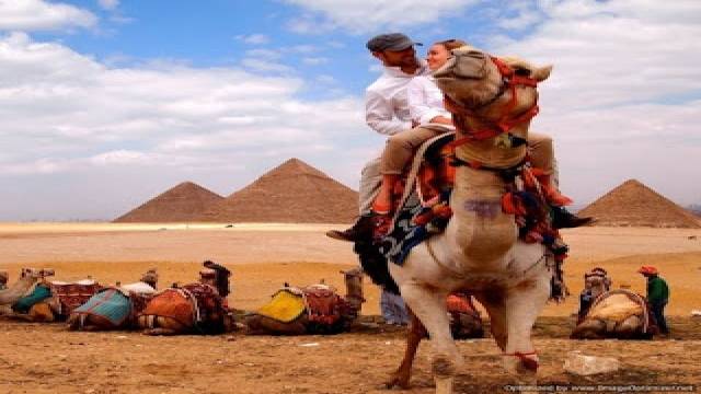 Dag excursie naar piramides Memphis Sakkara vanuit Caïro