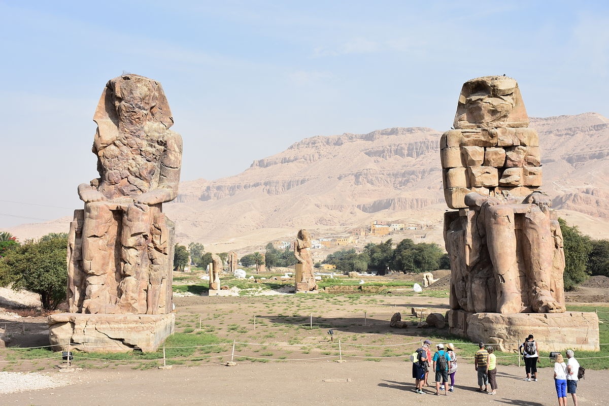 De kolossen van Memnon in Luxor 