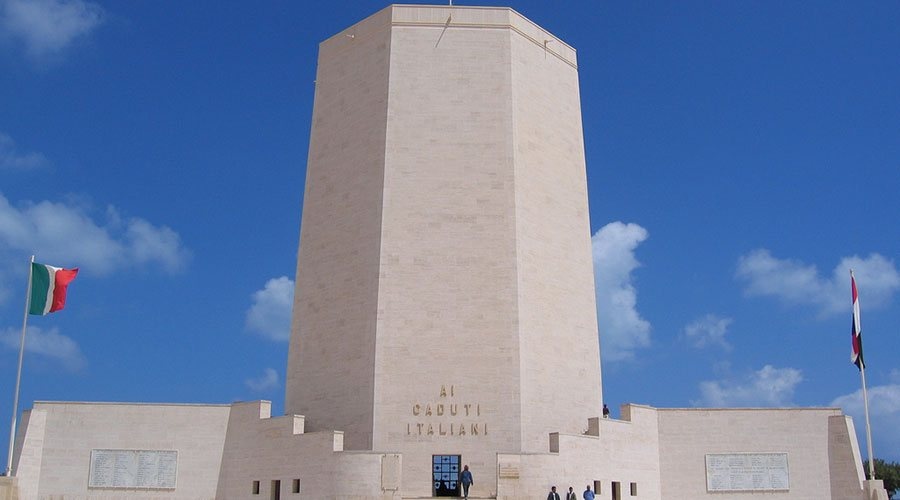 Het Italiaanse monument in El Alamein 