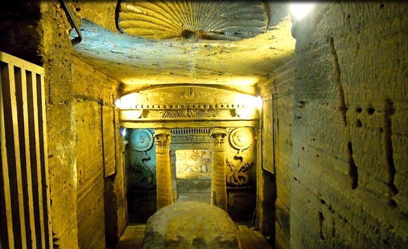 de Catacombe van Kom el Shoqafa in Alexadria 