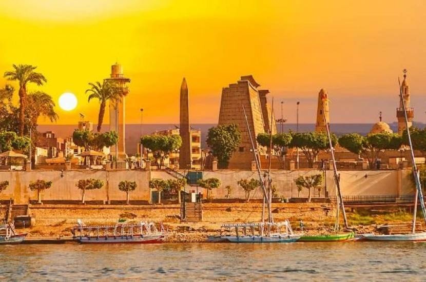 Dag excursie naar Luxor vanuit Caïro met  vliegtuig
