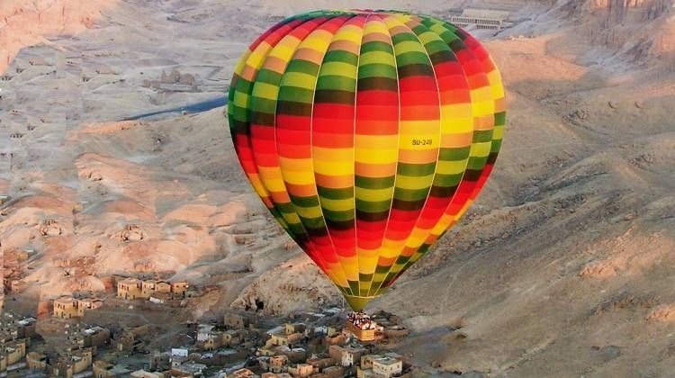 Luxor tweedaagse excursie vanuit Hurghada met een luchtballon